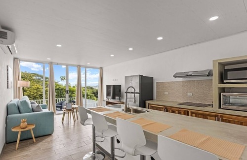Cerro Plano Apartment | Modern Tropical Retreat with Ocean View and Private Pool for Unforgettable Stays