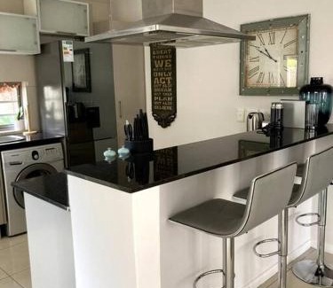 Greater Johannesburg Metropolitan Area Villa | Modern Two Bed Townhouse with pool