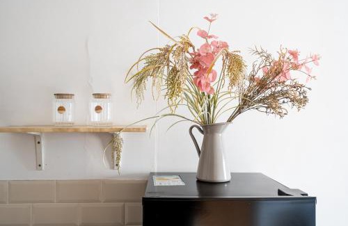 East Acton Apartment | Modern two bed two bath opposite tube station