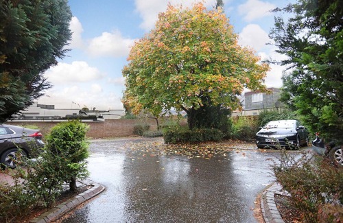 Gogar Apartment | Modern two-bedroom apartment with excellent transport links to the city centre and beyond. Sleeps 4.