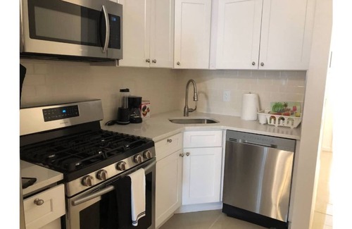 Ocean Hill Apartment | Modern Two-Bedroom Apt Close to Manhattan Elegant