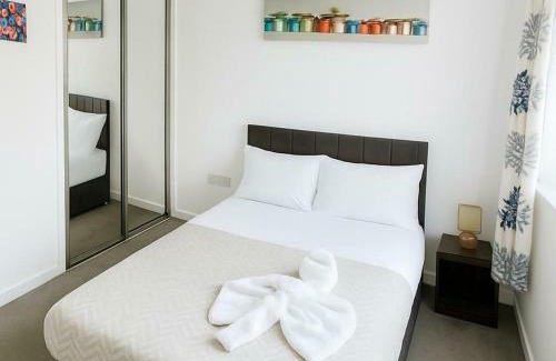 Hillingdon Apartment | Modern two-bedroom flat fully equipped