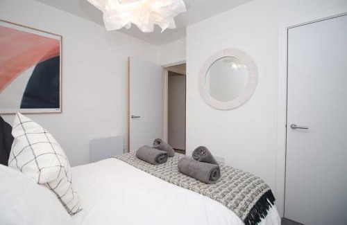 Taunton Apartment | Modern Two BR | Free Parking