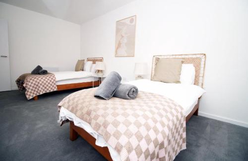Taunton Apartment | Modern Two BR | Free Parking
