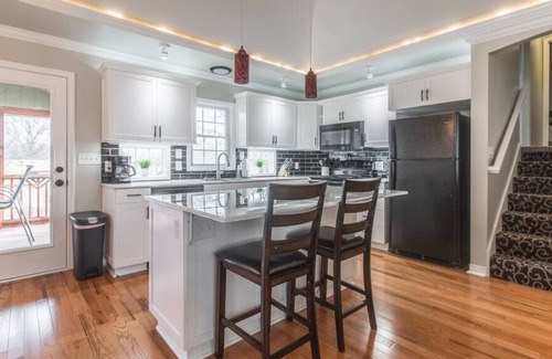 Parkville House | Modern & updated home-quiet neighborhood-perfect for your short/long term needs