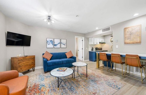 Garden Hills Apartment | Modern Urban Oasis in Prime Buckhead, Atlanta