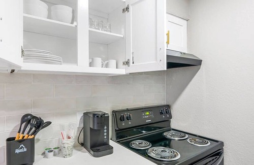 Garden Hills Apartment | Modern Urban Oasis in Prime Buckhead Atlanta