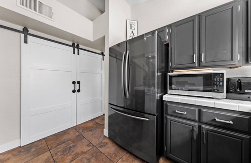 Paradise House | Modern Vegas Home- Prime Location, Full Amenities
