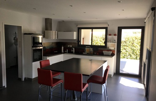Villeneuve-de-la-Raho Villa | MODERN VILLA 5 MINUTES WALK FROM VILLENEUVE DE LA RAHO LAKE