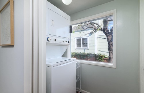 Ventura House | Modern Victorian Home Walking Distance To Ventura Pier and Downtown Restaurants