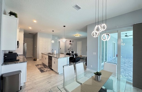 Pine Valley House | Modern Villa 4BR/2BA heated pool near Boca Grande