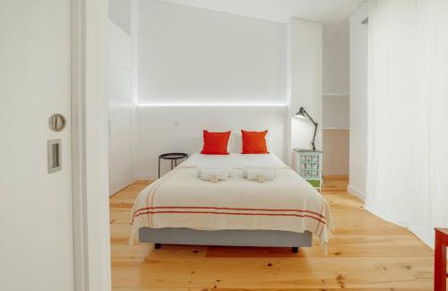 Bonfim House | Modern Villa by Hosty