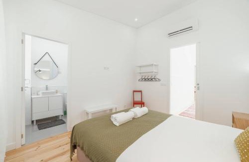 Bonfim House | Modern Villa by Hosty