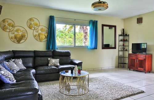 El Callejon Condo | Modern Villa by Playa Bonita/Gated Pool/Hammock/Air Conditioned/Outdoor Dining