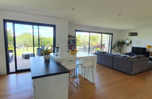 Aimargues Villa | Modern villa in a quiet location between the sea, Nîmes and Montpellier