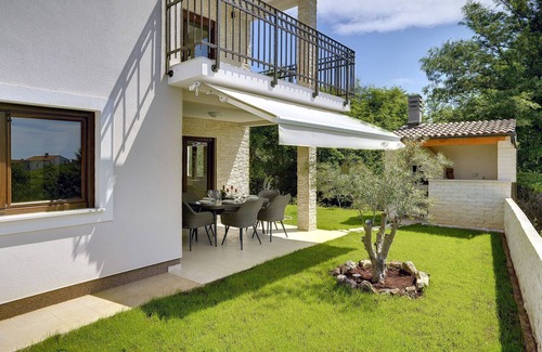 Mali Vareski Villa | Modern Villa in Marcana with Pool and Terrace