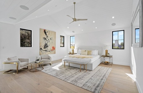 Greater Wilshire - Hancock Park Villa | MODERN VILLA IN THE BEST LOCATION K