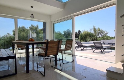 Ravni Villa | Modern Villa Tata with a swimming pool