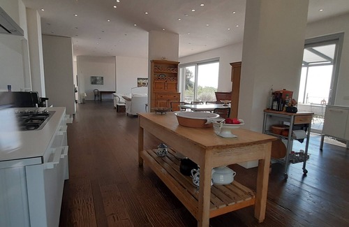 Lisciano Niccone Villa | Modern villa with breathtaking views of Lake Trasimeno, 75" TV, wallbox