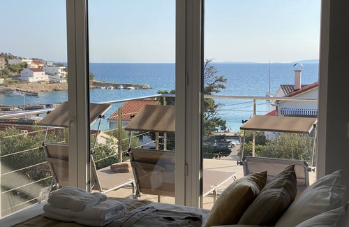 Jakisnica Villa | Modern Villa with Pool & Sea View-40m to the Beach