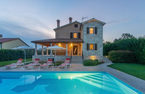 Dubravci Cabin | Modern villa with private saltwater pool and beautiful garden