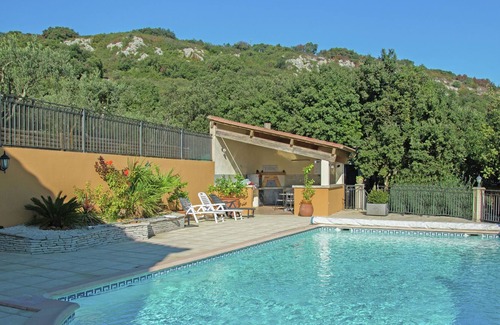 Ledenon Villa | Modern Villa with Private Swimming Pool in Lédenon