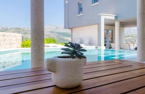 Babin Kuk Apartment | Modern Villa with Swimming Pool - Penthouse