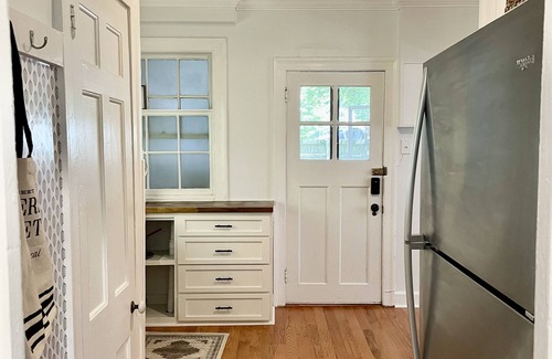 Central Newport News Cottage | Modern vintage 3BR in heart of Hilton Village . CNU I NN Shipyard I Riverside