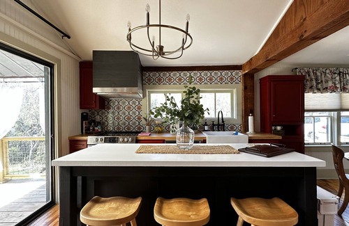 Weaverville Cottage | Modern vintage/fully stocked/artsy cottage