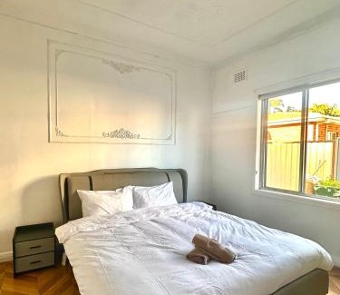 Bankstown House | Modern Vintage King and Single Rooms