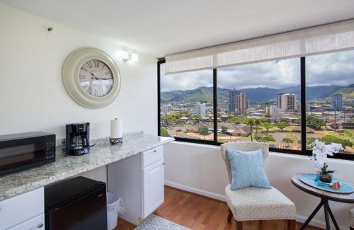 Waikiki Apartment | Modern Waikiki Sleek Studio