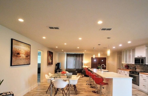 Flor-a-mar House | Modern Waterfront Home with Hot Tub, Dock, Kayaks