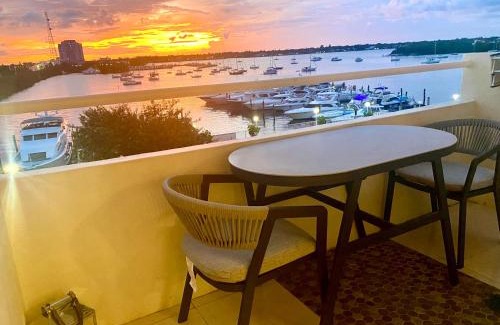North Bay Village Apartment | Modern waterfront apartment with Miami Skyline view, free parking 5 mins drive to Miami Beach
