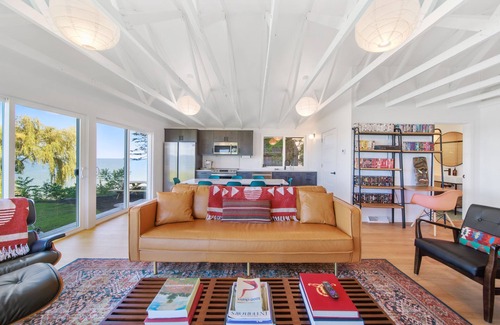 Geneva Cottage | Modern Waterfront Stay - Stunning Lake Views