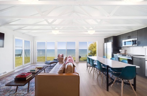 Geneva Cottage | Modern Waterfront Stay - Stunning Lake Views