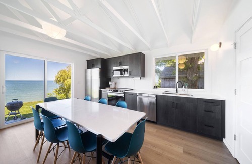 Geneva Cottage | Modern Waterfront Stay - Stunning Lake Views