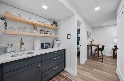 Berkley Apartment | Modern Western Garden Level Apt – Newly Renovated!