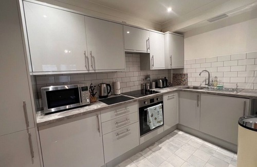 Wimbledon Apartment | Modern Wimbledon flat, 1 min from station