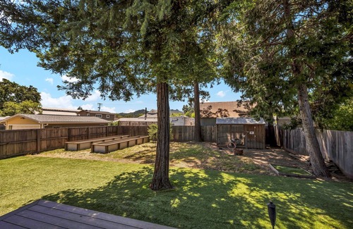 Cloverdale House | Modern Wine Country Bungalow, Walk to Downtown