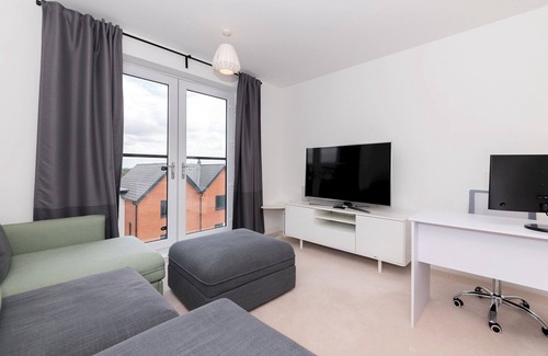 Reading Apartment | Modern Wonderful loft with dedicated workspace