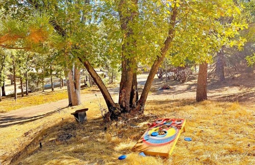 Oakhurst Cabin | Modern Yosemite Cabin, 15min Bass Lake, Sleeps 8