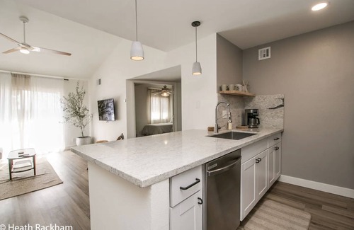Village Grove Condo | Modern + Zen 3BD Condo with Heated Pool + Amenities