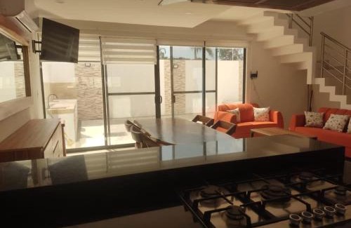 Playa del Carmen House | Moderna Villa 3 pisos condominio Playa del Carmen