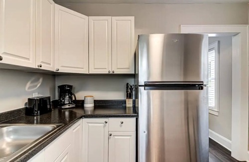 Greensboro Apartment | Modern☆Cheerful 2 Bedroom☆Minutes to Downtown