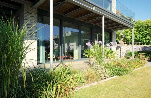 Eckernfoerde Apartment | Moderne Ferienwohnung in ruhiger, grüner Lage von Eckernförde