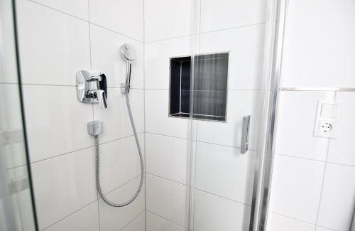 Rheindorf Apartment | Moderne Ferienwohnung mit Sat-TV & WLAN