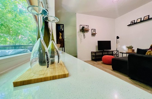 Luegde Apartment | Moderne Ferienwohnung mit Regendusche, Eigenem Balkon und Grill in Lüdge
