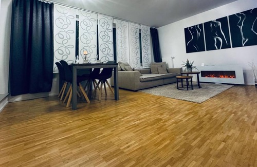 Nordend Apartment | Moderne Penthouse Wohnung mit großer Dachterrasse und Skyline Blick