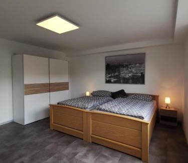 Remscheid Apartment | Moderne Wohnung mit Terrasse und eigenem Zugang.