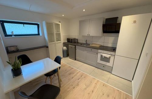 Bad Oldesloe Apartment | Modernes 2 Zimmer Souterrain Apartment - zentral - nahe Hamburg & Lübeck